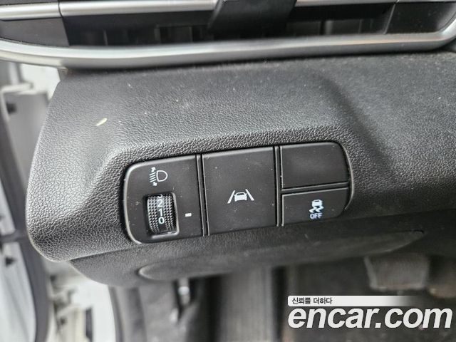 Hyundai AVANTE 2023 — photo 13