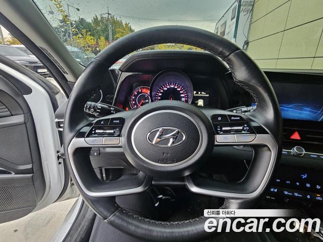 Hyundai AVANTE 2023 — photo 14