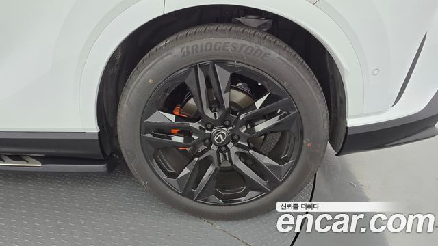 Lexus RX 2025 — photo 7