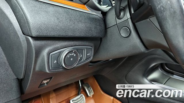 Lincoln MKC 2019 — photo 19