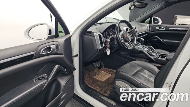 Porsche Cayenne 2015 — photo 11