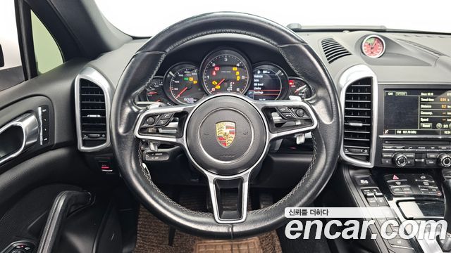 Porsche Cayenne 2015 — photo 13