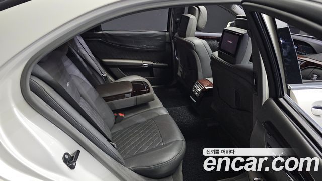 Mercedes-Benz S-Class 2008 — photo 11