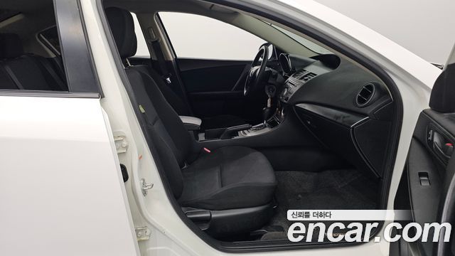 Mazda Mazda 3 2011 — photo 11