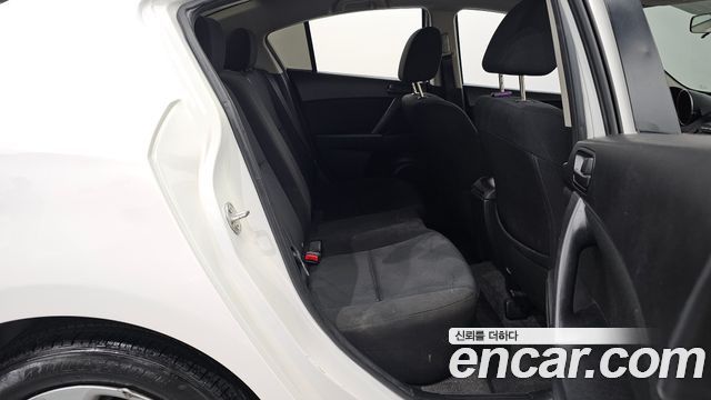 Mazda Mazda 3 2011 — photo 12