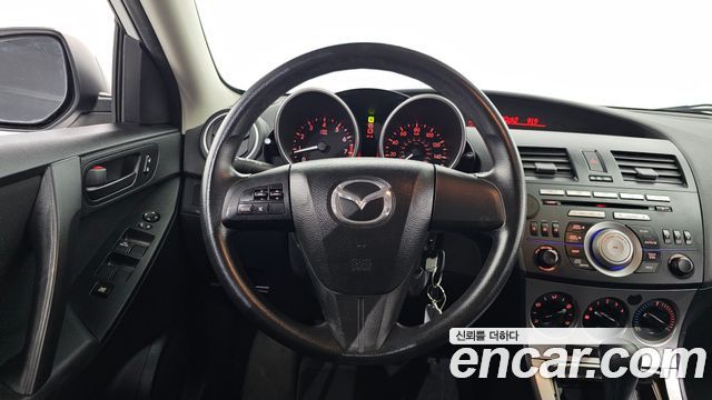Mazda Mazda 3 2011 — photo 13