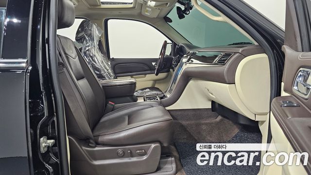 Cadillac Escalade 2013 — photo 10
