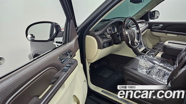 Cadillac Escalade 2013 — photo 11