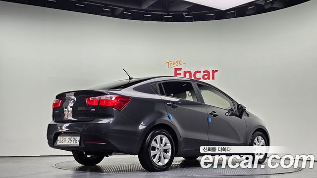Kia pride 2012 — photo 2
