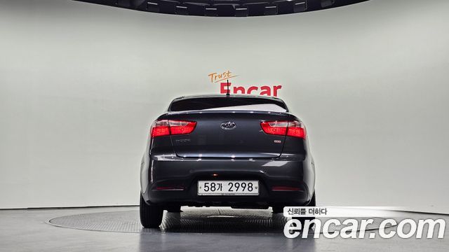 Kia pride 2012 — photo 4