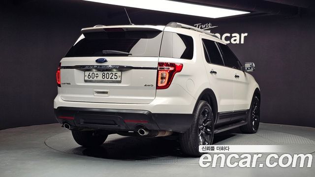 Ford Explorer 2013 — photo 2