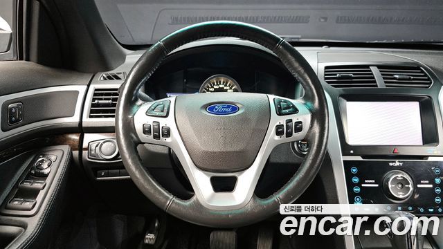 Ford Explorer 2013 — photo 13