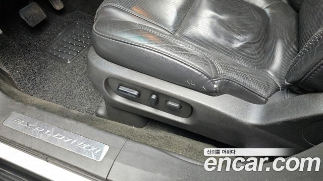 Ford Explorer 2013 — photo 17