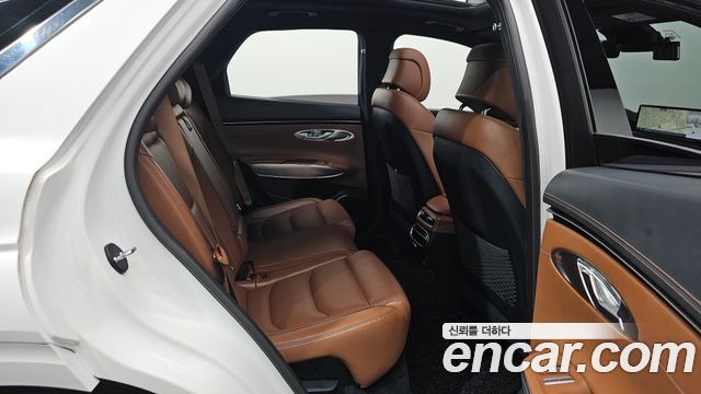 Genesis GV70 2021 — photo 11