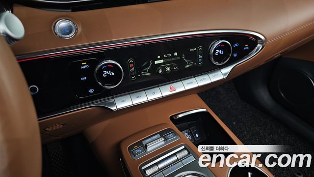Genesis GV70 2021 — photo 17