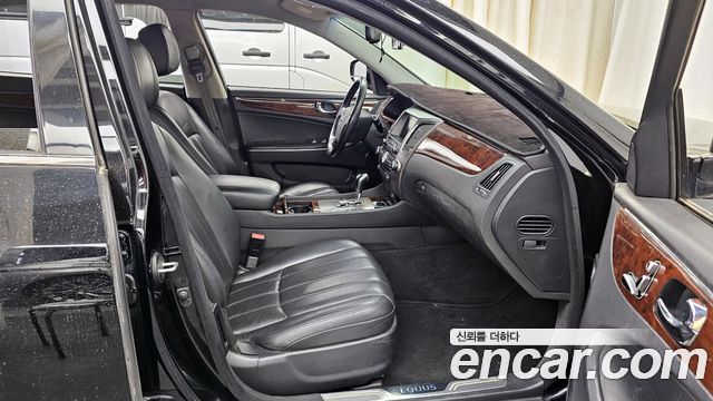 Hyundai Equus 2010 — photo 11