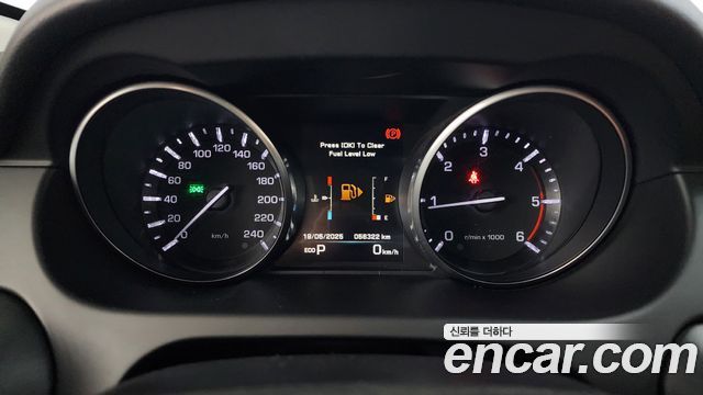 Land Rover Discovery Sport 2016 — photo 8