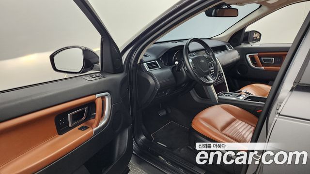 Land Rover Discovery Sport 2016 — photo 10