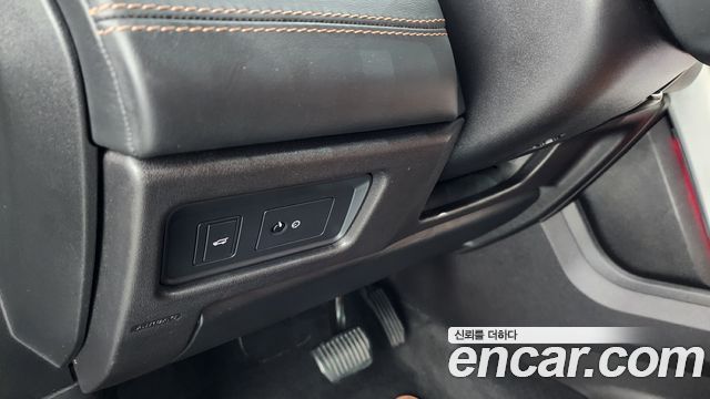 Land Rover Discovery Sport 2016 — photo 14