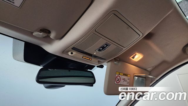 Land Rover Discovery Sport 2016 — photo 17