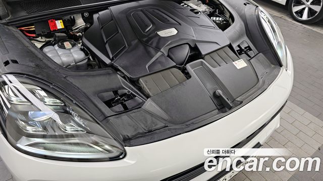 Porsche Cayenne 2021 — photo 6