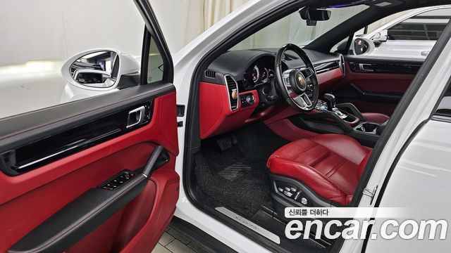 Porsche Cayenne 2021 — photo 10