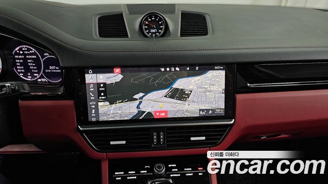 Porsche Cayenne 2021 — photo 14
