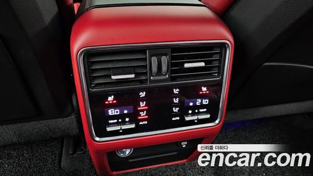 Porsche Cayenne 2021 — photo 18