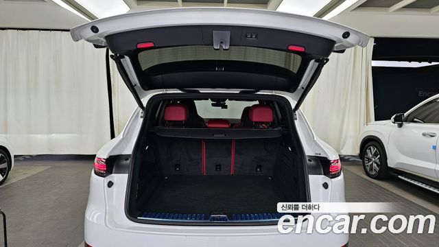 Porsche Cayenne 2021 — photo 20