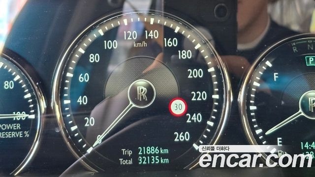 Rolls-Royce Ghost 2021 — photo 8