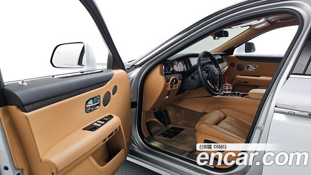 Rolls-Royce Ghost 2021 — photo 10