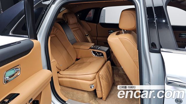 Rolls-Royce Ghost 2021 — photo 12