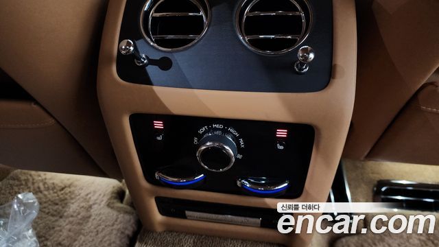 Rolls-Royce Ghost 2021 — photo 18
