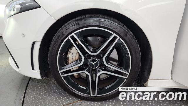 Mercedes-Benz A-Class 2020 — photo 5