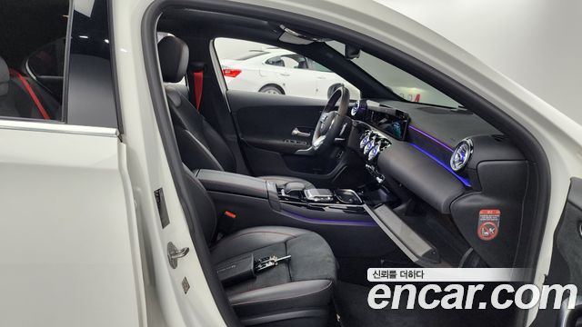 Mercedes-Benz A-Class 2020 — photo 11