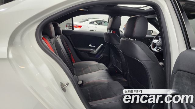Mercedes-Benz A-Class 2020 — photo 12