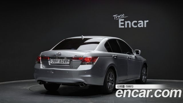 Honda Accord 2011 — photo 2