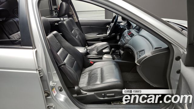 Honda Accord 2011 — photo 10