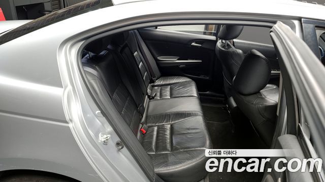 Honda Accord 2011 — photo 11