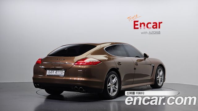 Porsche Panamera 2010 — photo 2