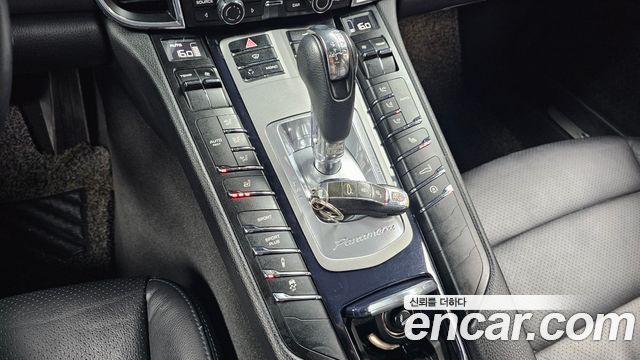 Porsche Panamera 2010 — photo 9