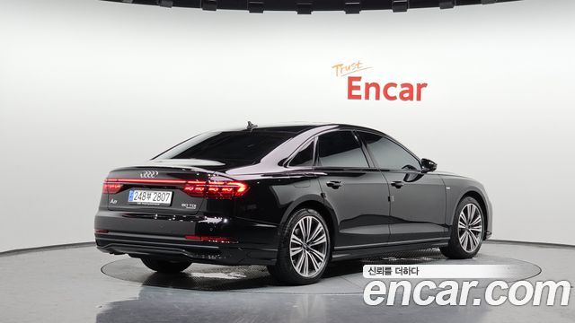 Audi A8 2023 — photo 2