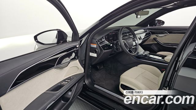 Audi A8 2023 — photo 11