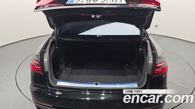 Audi A8 2023 — photo 20