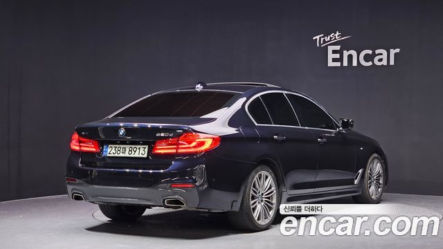 BMW 5-Series 2018 — photo 2