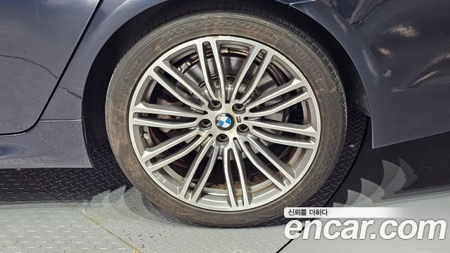 BMW 5-Series 2018 — photo 5
