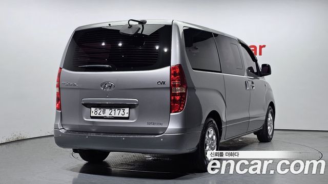 Hyundai Starex 2013 — photo 2