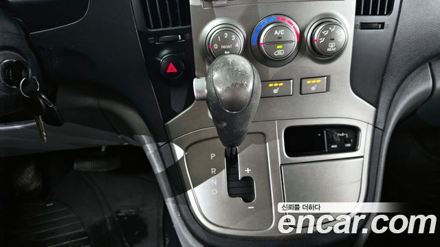 Hyundai Starex 2013 — photo 9