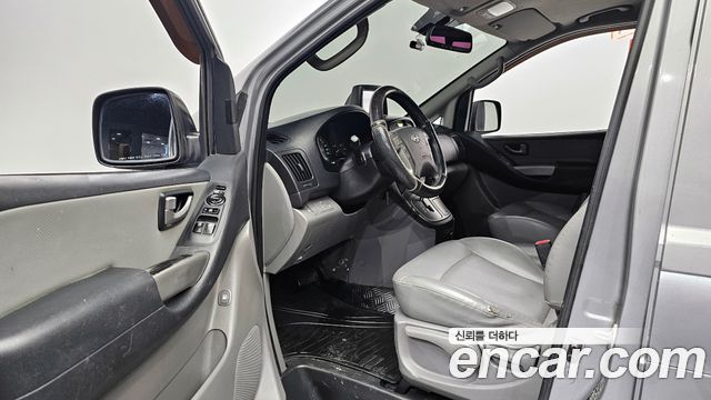 Hyundai Starex 2013 — photo 11