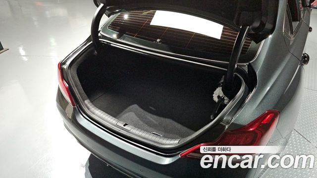 Genesis G70 2018 — photo 26